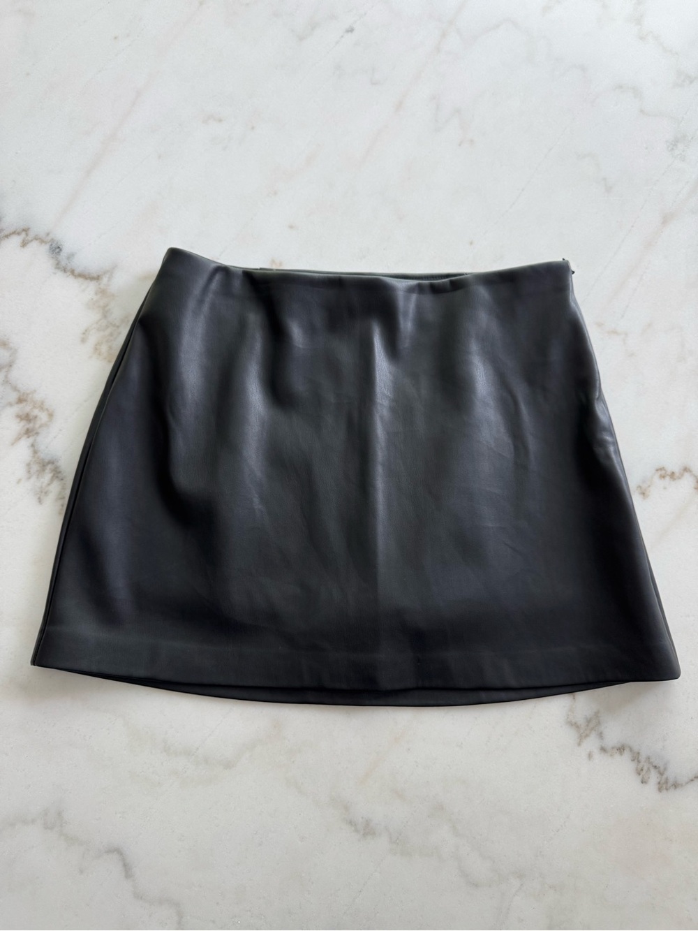 Abercrombie Scarlett Vegan Leather Mini Skort in Black, Size Medium